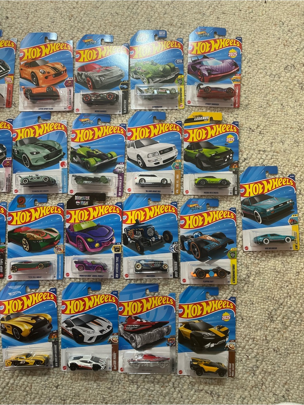 25 Hot Wheels Assorted Die-Cast Cars - Picture 3 of 3